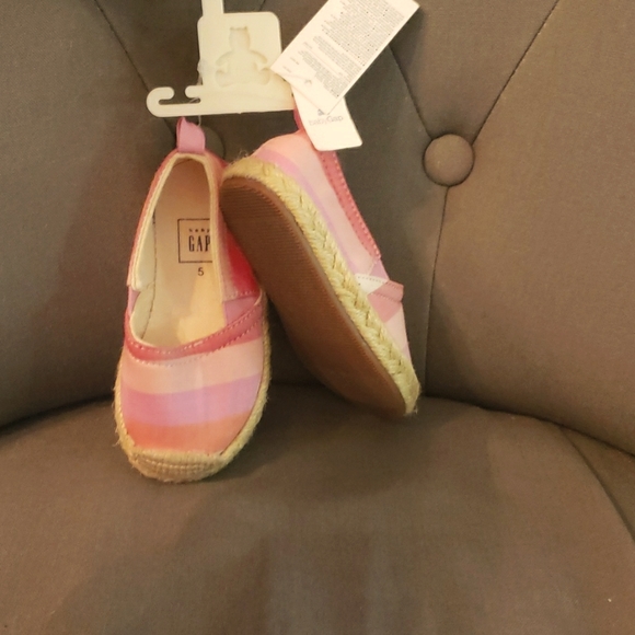 Baby Gap summer shoes - Picture 5 of 7